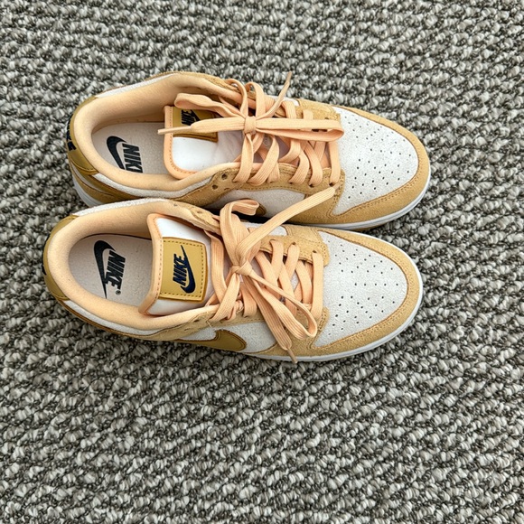 Nike Dunks - Picture 2 of 8